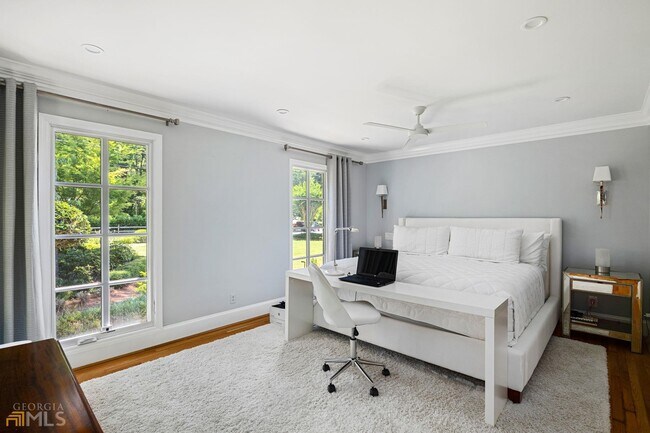 Building Photo - 521 Hollydale Ct NW