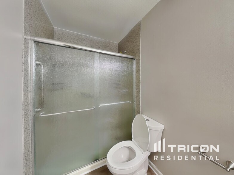 Building Photo - 3504 Whitworth Dr