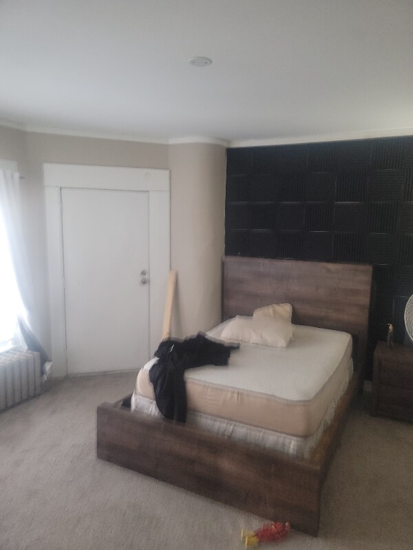 Building Photo - 232 Elm St