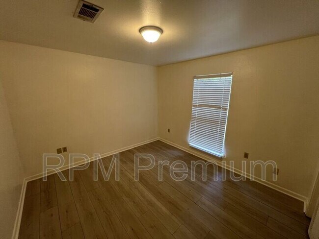 Building Photo - 8823 Cefalu Dr