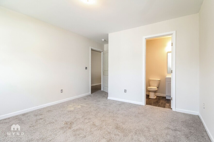 Building Photo - 309 Noble Ln