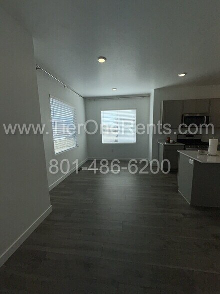 Building Photo - NO DEPOSIT option available for qualified renters!