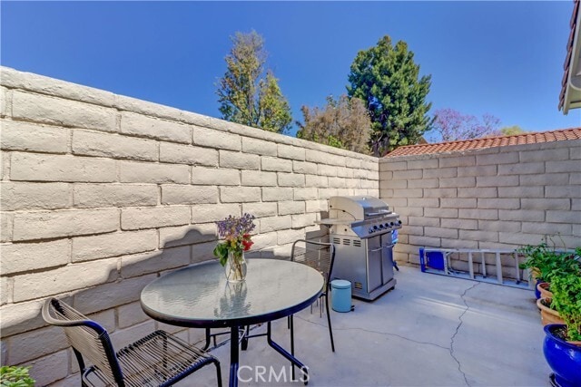 Building Photo - 2374 Via Mariposa W