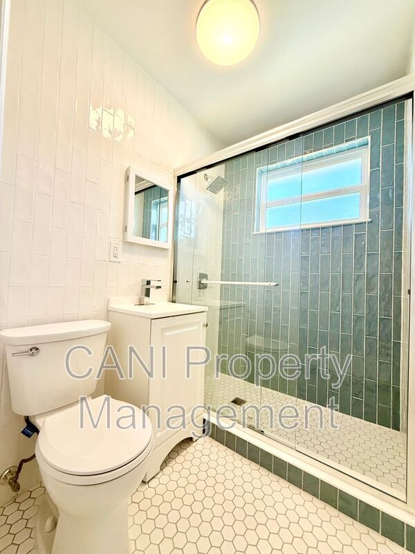 Building Photo - 750 Bethune St