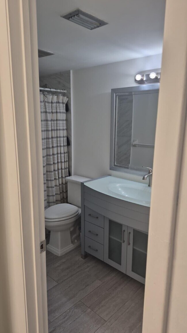 Building Photo - 4137 NW 88th Ave