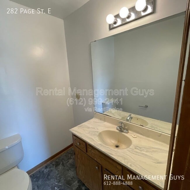 Building Photo - 282 Page St E