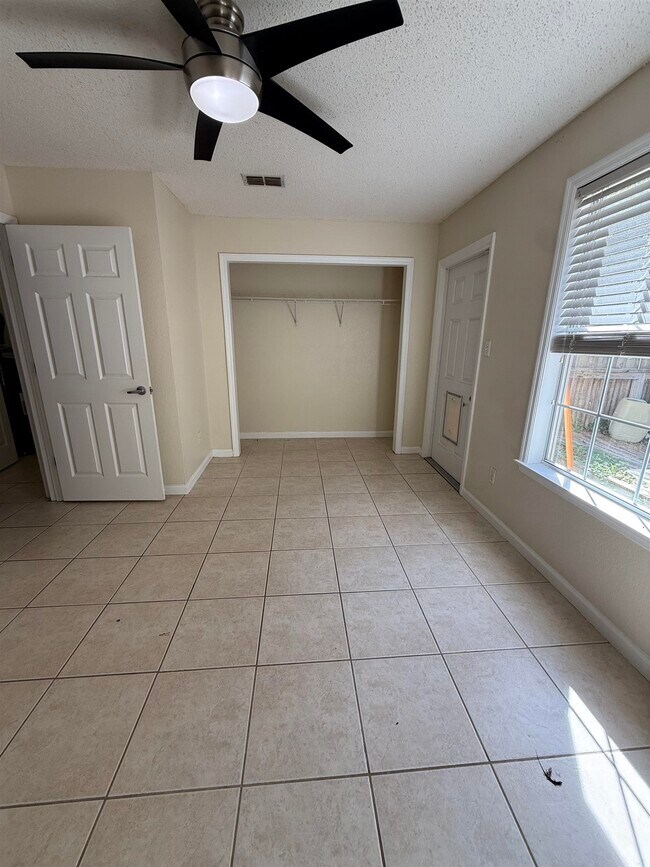 Building Photo - 2477 Emerald Ridge Loop