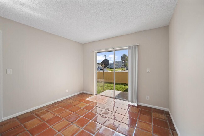 Building Photo - 2707 Vandiver Dr