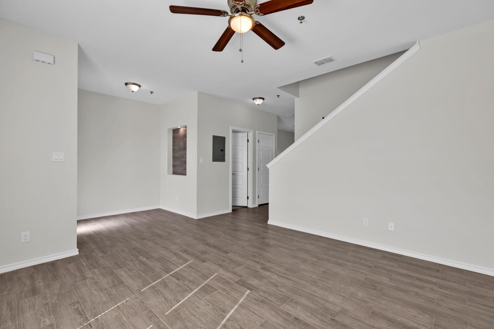 Building Photo - 651 FM 511
