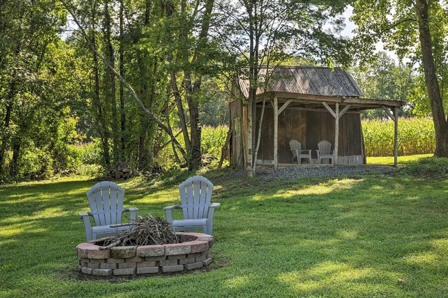 Building Photo - 240 Farmhouse Ln