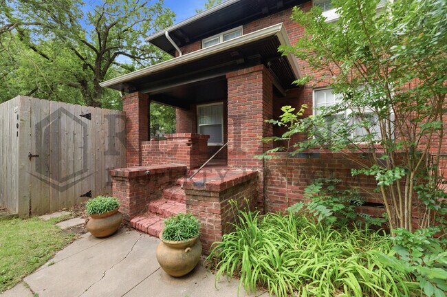 Building Photo - 101 N Belmont Pl