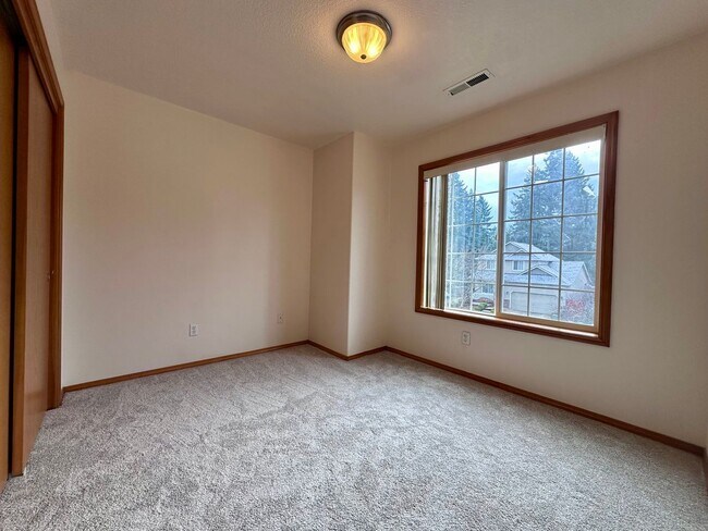 Building Photo - Beautiful Move-In Ready Single-Family Home on a Corner Lot in Gresham!