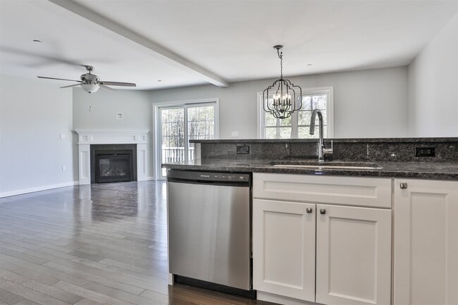 Building Photo - 181 Knollwood Way