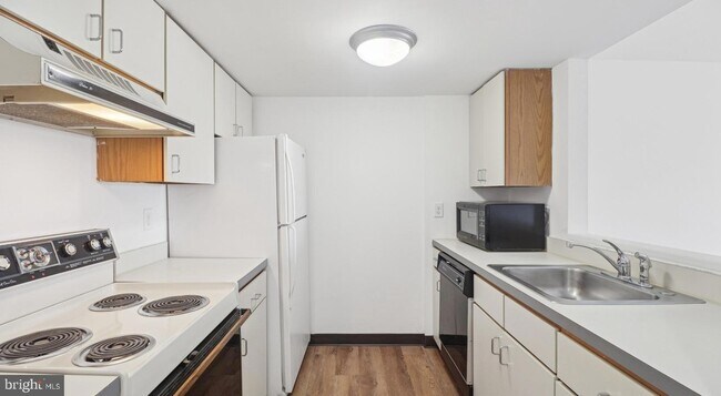 Building Photo - 450 N 18th St