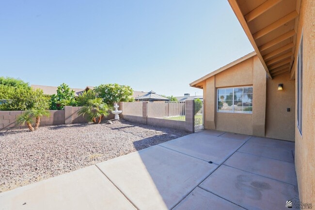 Building Photo - 2146 S 47th Ave