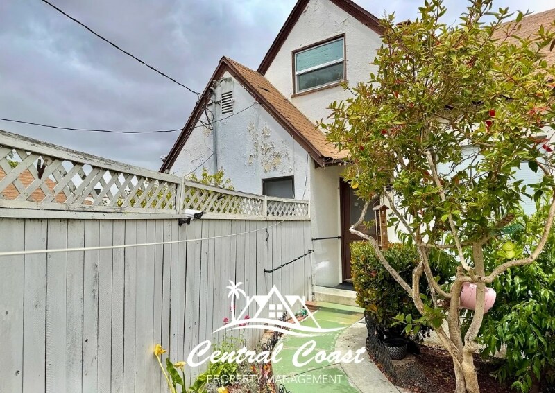 Building Photo - 0 E Hermosa St