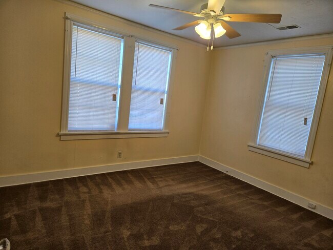 Building Photo - 1315 Beman St