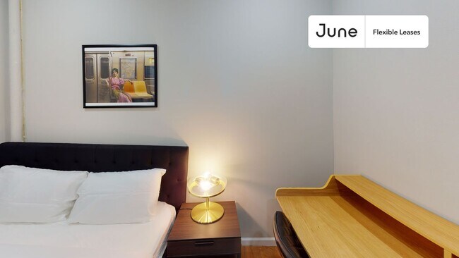 Building Photo - 226 E 7th St