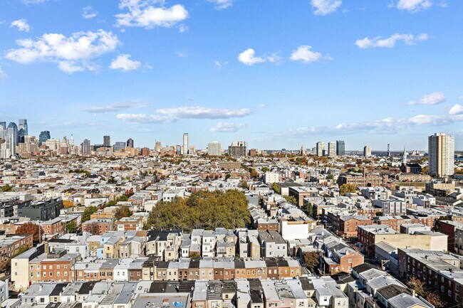 Building Photo - 629 Sears St