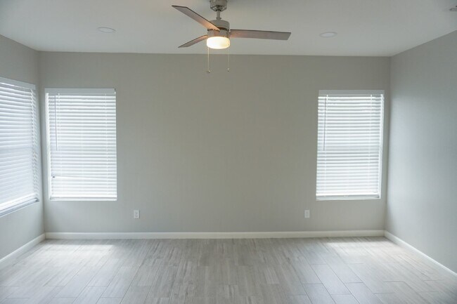 Building Photo - Charming Fully Updated 1930's Cottage in J...