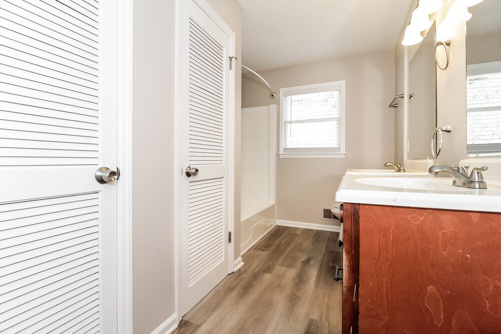 Building Photo - 35 Pine Grove Rd