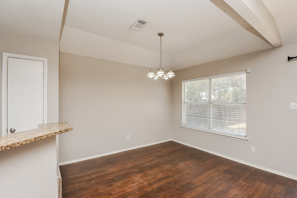 Building Photo - 1040 Glencrest Dr
