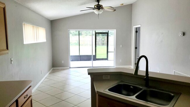Building Photo - 12750 Sophiamarie Loop
