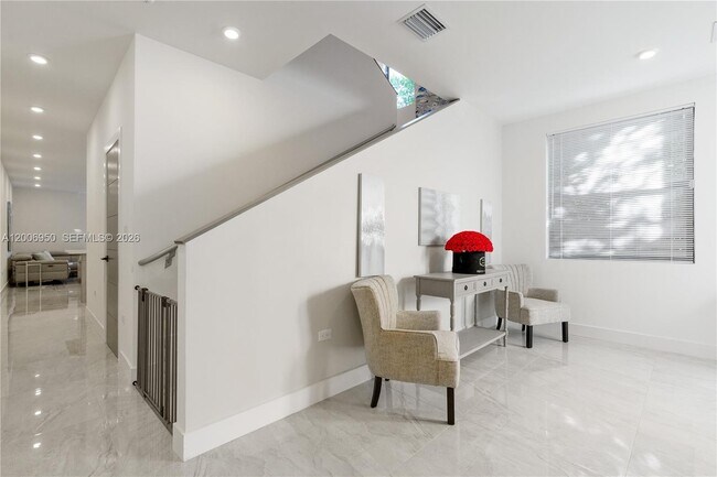 Building Photo - 2889 SW 33rd Ave