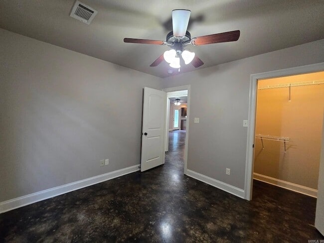 Building Photo - 203 N Bernis St