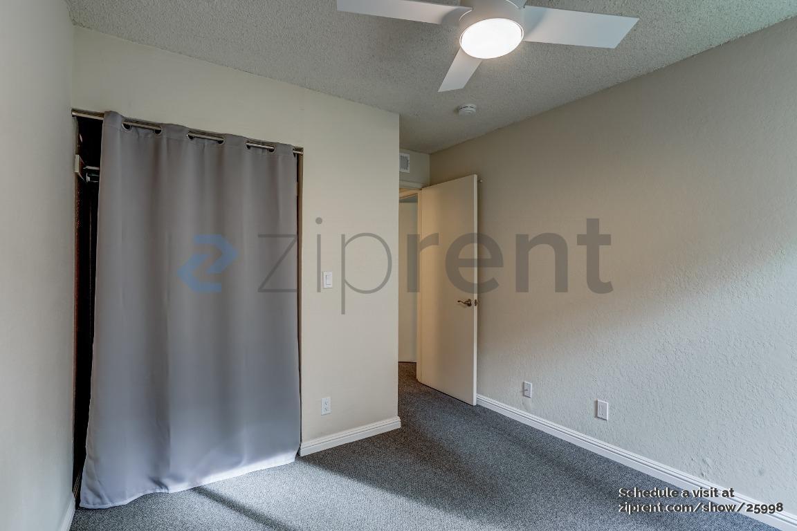 Building Photo - Unit 12