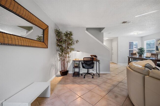 Building Photo - 3208 Twinberry Cove