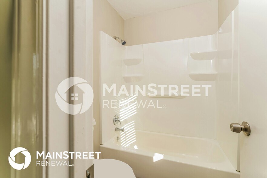 Building Photo - 231 Lori Ln