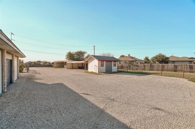 Building Photo - 800 Co Rd 117