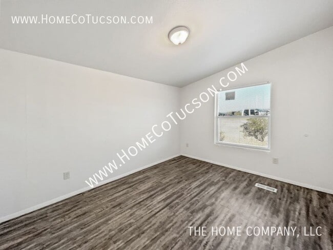 Building Photo - 3171 W Jusnic Cir