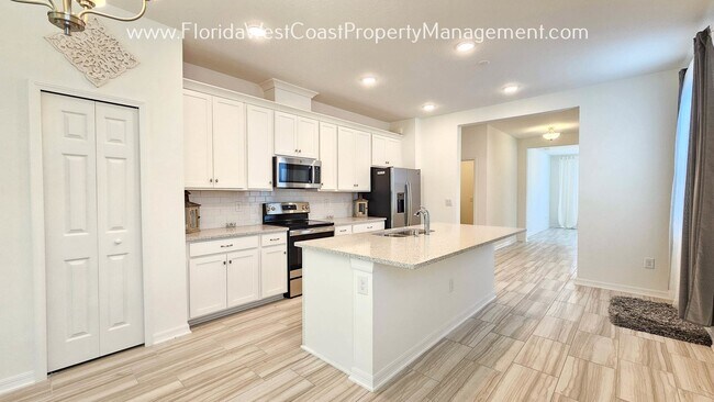 Building Photo - OUTSTANDING SUMMERWOODS -PARRISH 3 BEDROOM...
