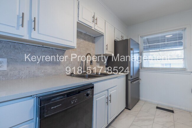 Building Photo - Beautiful 3 bedroom 1 bath, Available Now!