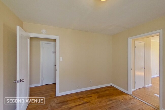 Building Photo - LIMITED TIME: $725 off second month’s rent...