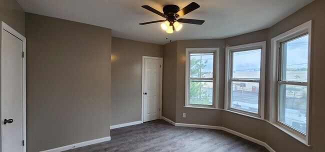 Building Photo - 237-239 Stephens St