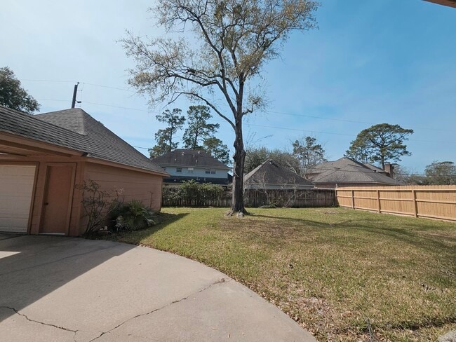 Building Photo - 16627 Aldenham Pl