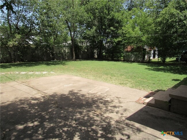 Building Photo - 1701 Elkins Ave
