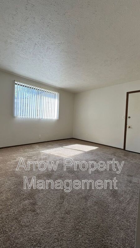 Building Photo - 2433 E-2