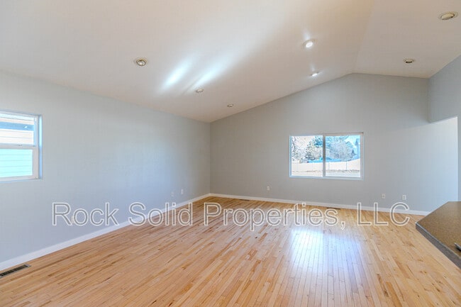 Building Photo - 312 S Ave B-6