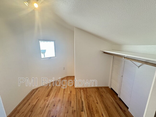 Building Photo - 2611 NW Upshur St