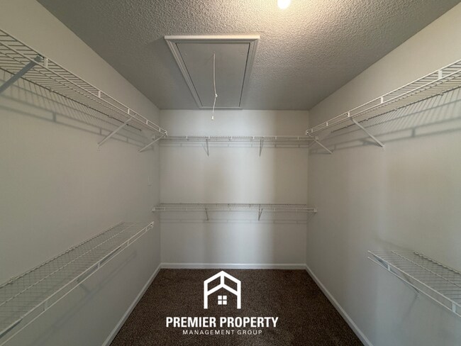 Building Photo - 45 Pine Ridge Cove