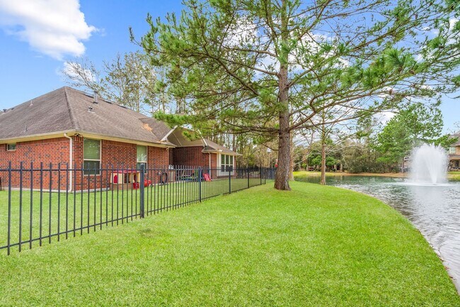 Building Photo - 31114 Lakeview Bend Ln