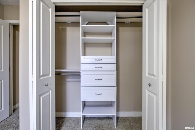 Building Photo - 2708 W Sesame St