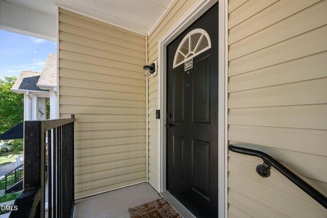 Building Photo - 2400 Huntscroft Ln