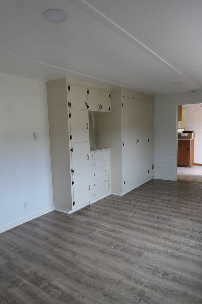 Building Photo - 164 Amesti Rd