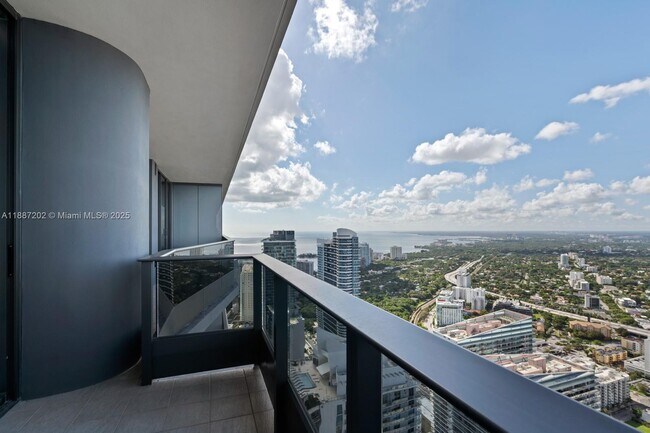 Building Photo - 1000 Brickell Plaza