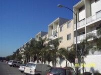 Building Photo - **PRICE ADJUSTMENT**  2BR/2BA LOFT CONDO IN BIXBY KNOLLS